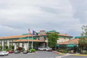  Rogue Regency Inn & Suites  Медфорд
